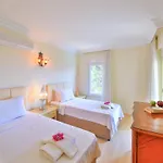 Villa Noyan *